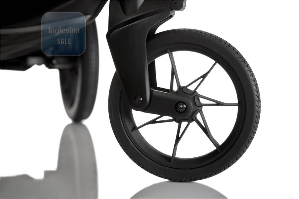 Диаметр колес коляски Inglesina Aptica XT передних колес: 215 мм; диаметр задних колес 290 мм
